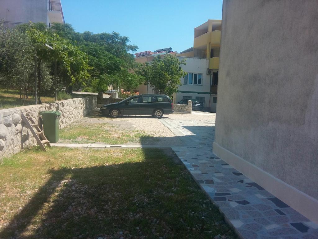Apartments Erceg Omiš Екстериор снимка
