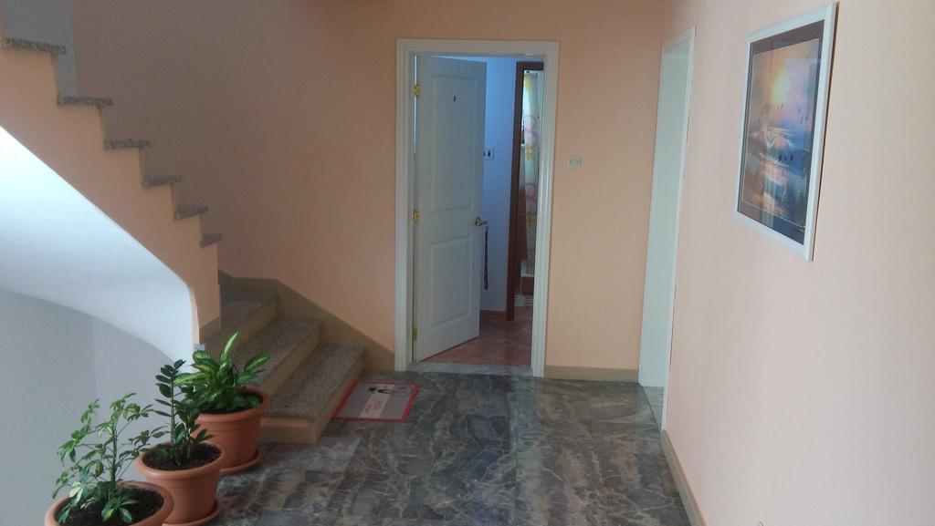Apartments Erceg Omiš Екстериор снимка