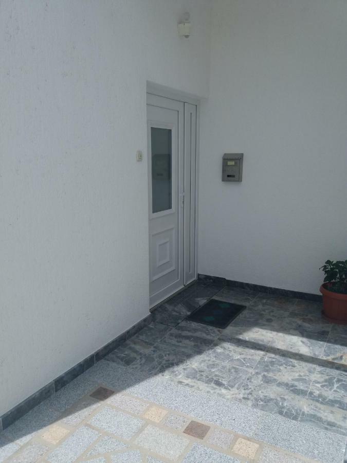 Apartments Erceg Omiš Екстериор снимка