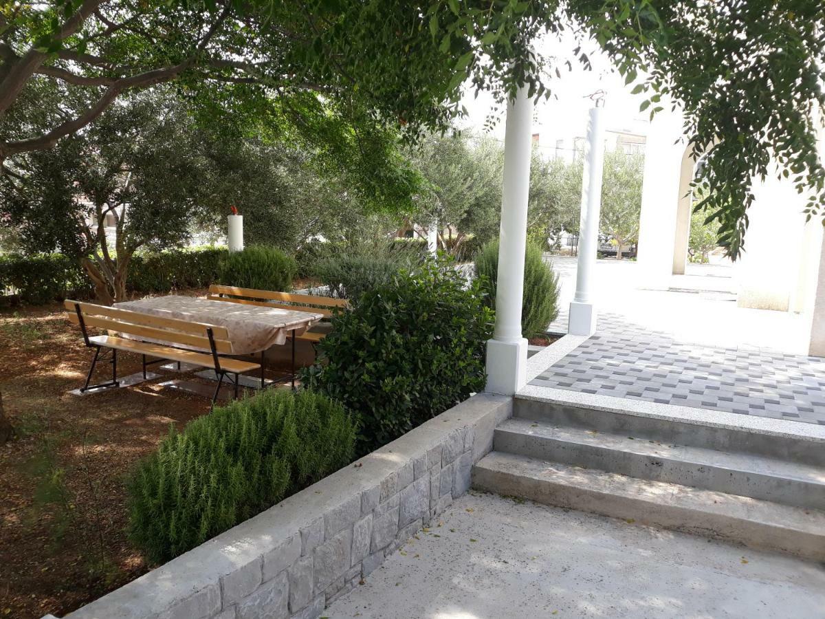 Apartments Erceg Omiš Екстериор снимка