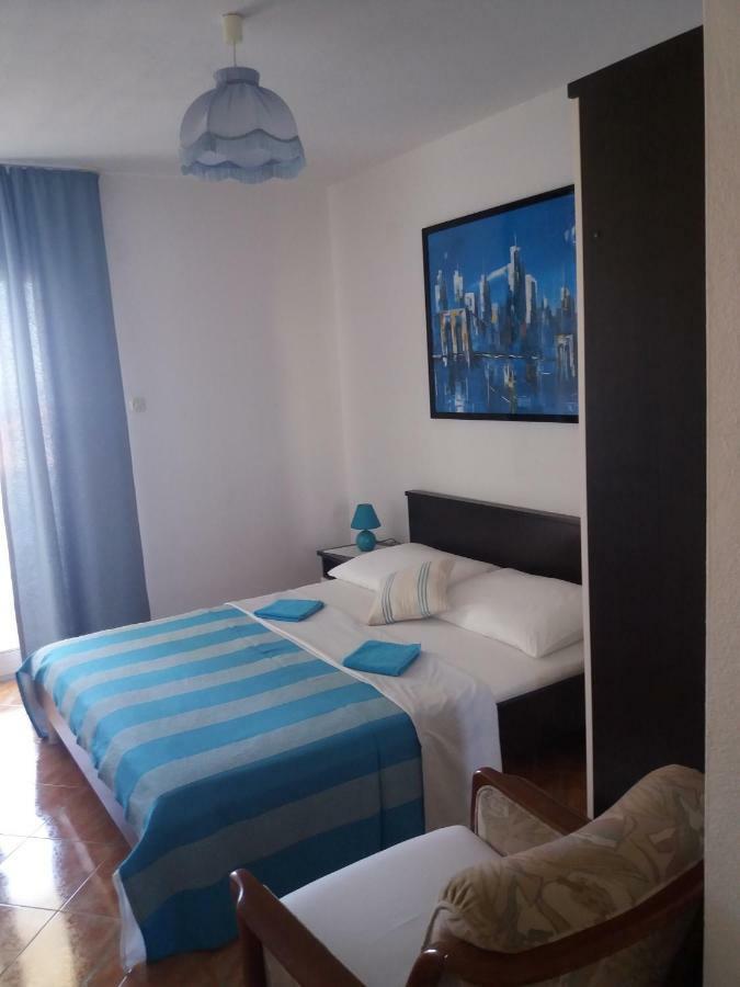 Apartments Erceg Omiš Екстериор снимка