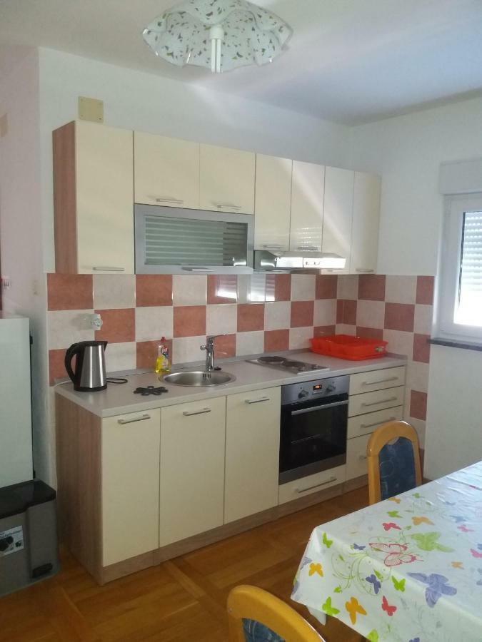 Apartments Erceg Omiš Екстериор снимка