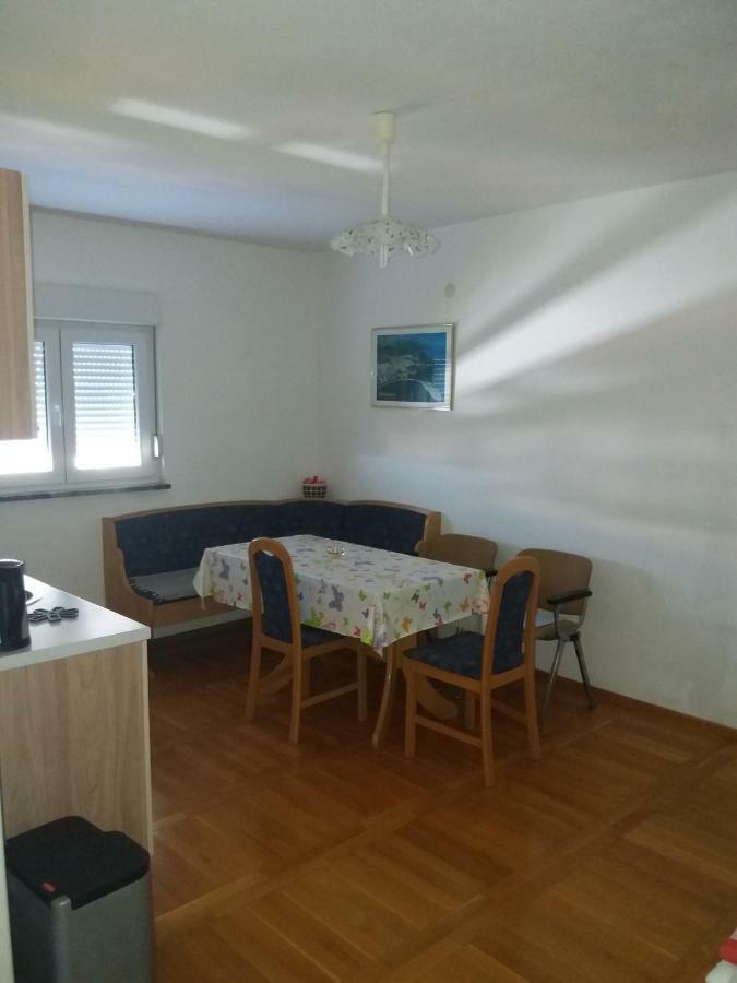 Apartments Erceg Omiš Екстериор снимка