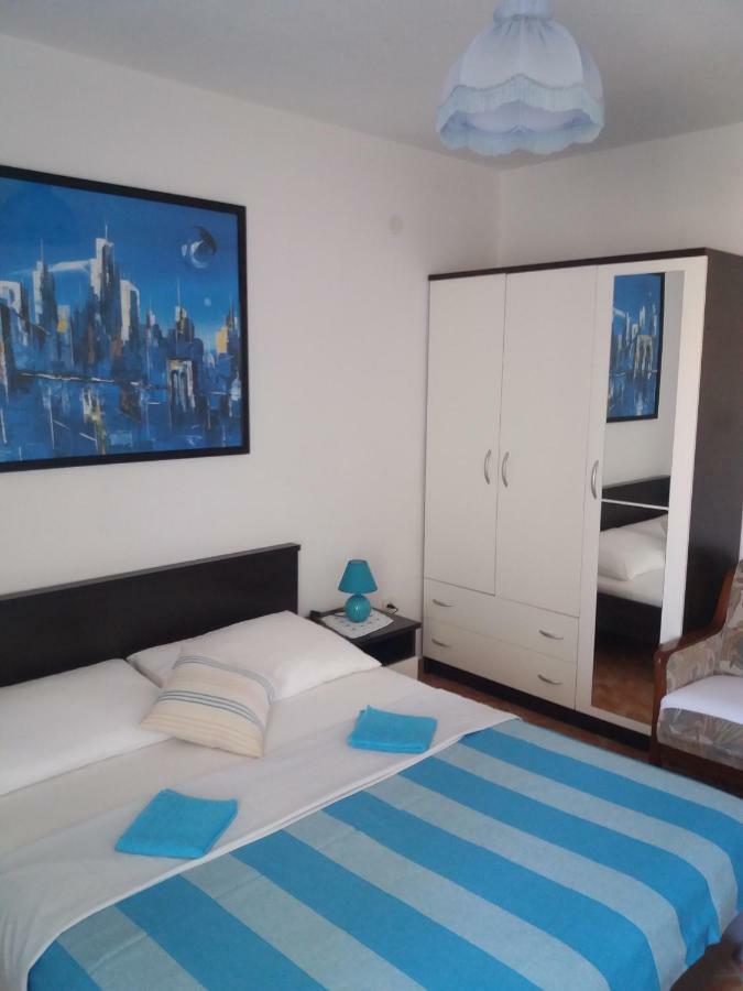Apartments Erceg Omiš Екстериор снимка